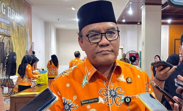 Strategi Balikpapan Hadapi Ancaman Pemotongan DBH Tutup Defisit APBD 2025, Balikpapan Kejar Tambahan PAD Rp78 Miliar Pasar Kebun Sayur Balikpapan Bakal Disulap jadi Pasar Modern 4 Lantai, Anggaran Capai Rp80 Miliar RPJMD Balikpapan 2025–2029; Sinkronisasi Janji Politik dan Arah Pembangunan Nasional