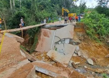 Putus Total! Jalan Vital Pilanjau Berau Dipasang Gorong-Gorong Darurat