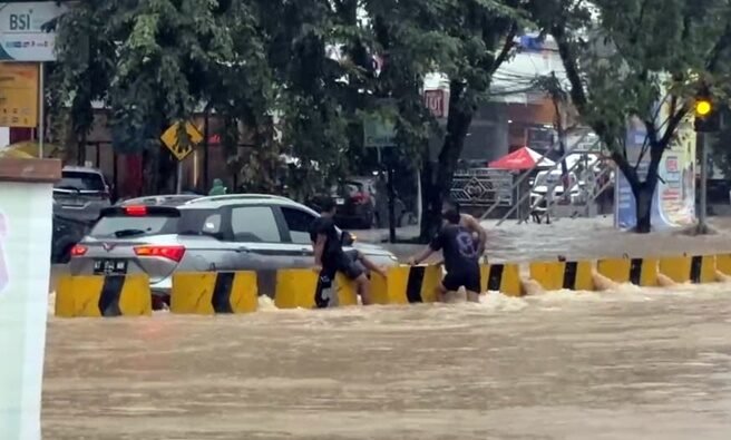 Bank Dunia Turun Tangan Bantu Balikpapan Atasi Ancaman Air Bersih dan Banjir Banjir Dominasi Bencana di Kaltim, 245 Kejadian Sepanjang 2025 Banjir Lumpuhkan Balikpapan: Ojol Gagal Narik, Suami Tak Bisa Temani Operasi Istri