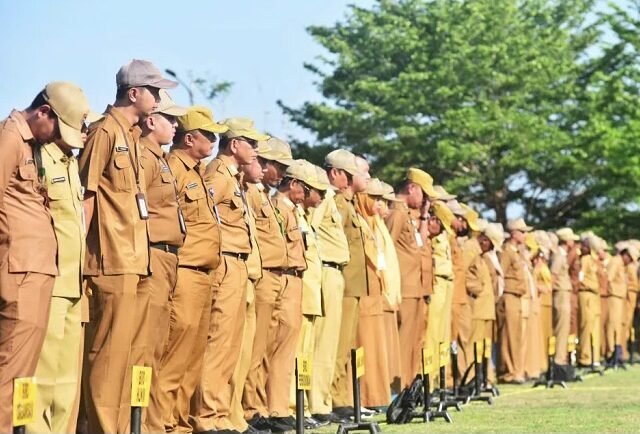 Pelaporan WFH ASN Samarinda Terhubung hingga Kemendagri ASN Kaltim Langgar WFA Kena Sanksi, TPP Dipotong hingga 2 Persen per Hari Pemprov Kaltim Terapkan WFA bagi ASN saat Libur Nyepi dan Idulfitri 2026, Ini Jadwalnya Mulai 2026, PNS Wajib Aktifkan MFA ASN Digital, Ini Langkah-Langkahnya Jelang Nataru, Pemkab Kutim Terapkan Pola Kerja Fleksibel bagi ASN Gaji Tunggal ASN Diwacanakan Berlaku 2026, Begini Respons Pemkot Bontang Mulai 1 Juni, Jam Kerja ASN di Mahulu Diubah: Ini Jadwal Lengkapnya