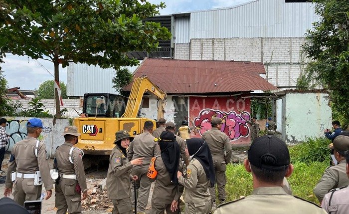 Eks Bandara Temindung Samarinda Disiapkan jadi Pusat Perkantoran dan Creative Hub Lapak di Eks Bandara Temindung Samarinda Dibongkar, Satpol PP Kaltim Janji Tata Ulang Kawasan