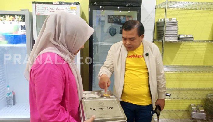 Meski Belum Kantongi Sertifikat Halal dan Higienitas, Wawali Bontang Ajak Warga Lihat Sisi Positif Program MBG MUI Bontang Ingatkan Dapur Makan Bergizi Gratis Segera Urus Sertifikat Halal Dapur MBG di Bontang Disidak, Kebersihan 90 Persen tapi Masih Ada Catatan