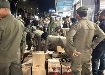 724 Botol Miras Disita Satpol PP Balikpapan dari Tujuh Lokasi Usaha