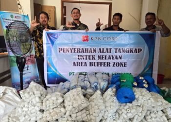 EUP Salurkan 120 Set Alat Tangkap, Bantu Nelayan Santan Ilir dan Bontang Lestari Tingkatkan Produktivitas