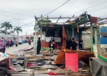 Penertiban Humanis, Puluhan Bangunan di Sekitar Pelabuhan Lok Tuan Bontang Dibongkar