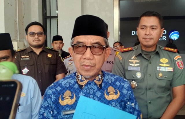 Tahun Baru 2026 di Kutim Tanpa Perayaan, Bupati Minta Fokus Keamanan dan Kepedulian Bupati Kutim Terbitkan Edaran, Ayah Harus Hadir saat Pengambilan Rapor APBD Disesuaikan, Pemkab Kutim Pastikan Dana RT Tetap Rp250 Juta