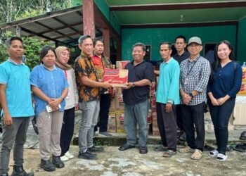 Respons Darurat Banjir, PT Energi Unggul Persada Salurkan Bantuan Makanan