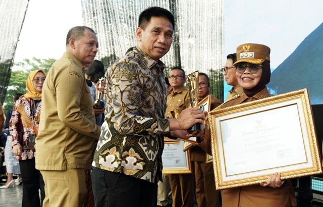 Wali Kota Neni Terima Penghargaan Upakarya Wanua Nugraha 2026