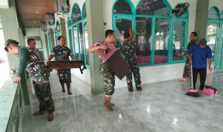Sambut Ramadan, Kodim 0908/Bontang Gelar Karya Bakti Bersihkan Masjid Al Abror