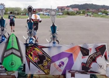 Ratusan Layang-Layang Terbang di Samarinda, Total Hadiah Capai Rp20 Juta