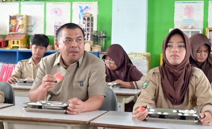 Aturan 6 Dapur MBG per Kecamatan: Bikin Cemas Bontang, Investasi Terancam Ambyar 9 Dapur MBG Bontang Disetop, Wawali: IPAL Belum Siap, Kok Sudah Diresmikan? Wawali Bontang: Susu Wajib dalam Paket MBG Ramadan