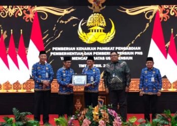 Jelang Purna Tugas, 11 ASN Balikpapan Terima SK Pensiun