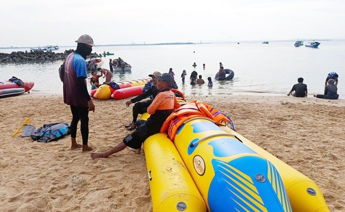 Retribusi Wisata Bontang Tembus Rp134 Juta, Pengunjung Sempat Turun di Awal Wahana Banana Boat di Beras Basah Bontang Sehari Raup hingga Rp3 Juta saat Lebaran