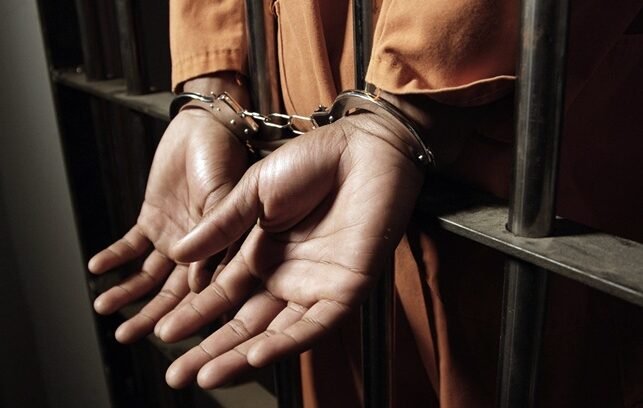 Toko di Samarinda Dibobol Pakai Obeng, 95 Slop Rokok hingga Tablet Raib Incar Indekos Mahasiswa, Komplotan Curanmor Samarinda Diringkus Polisi Terungkap saat Ditagih Bos, Karyawan di Bontang Habiskan Rp108 Juta untuk Judi Online Polres Bontang Gerebek Rumah di Berebas Tengah, 9,4 Gram Sabu Diamankan Dipicu Cekcok Janji Nikah, Kakek 80 Tahun di Samarinda Diduga Bunuh Kekasih