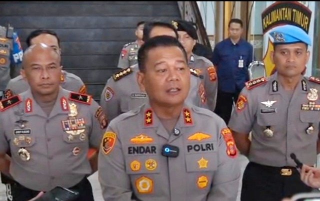 VIDEO: Respons Kapolda Kaltim soal Warga dan Polisi Adu Mulut hingga Saling Dorong di Polresta Balikpapan Viral Warga dan Polisi Adu Mulut hingga saling Dorong di Polresta Balikpapan, Kapolda Kaltim Turun Tangan
