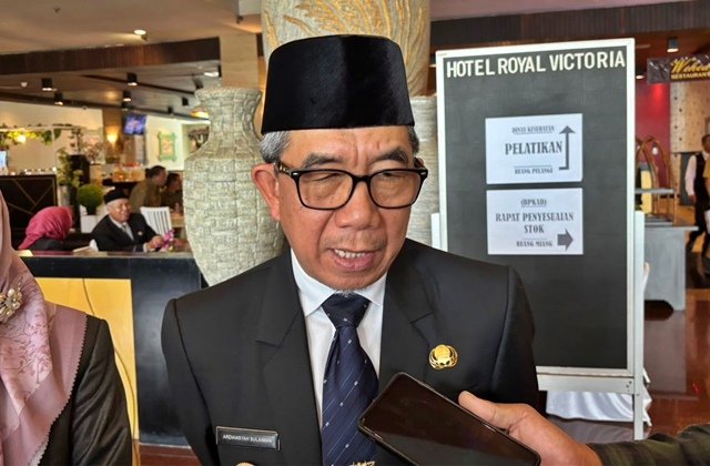 Kutim Dilirik Investor China, Proyek Rp40 Triliun Siap Ubah Nasib Batu Bara Nilai Merah! Skor Antikorupsi Kutim Anjlok WARNING! Skor Antikorupsi Kutim Anjlok PHK 11 Pekerja PAMA Kutim, Bupati Dorong Alternatif Kerja bagi Karyawan