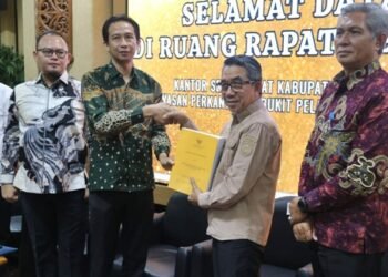 Audit BPK Soroti Tata Kelola Keuangan Kutim, Bupati Akui Ada Kesalahan Administrasi Curhat Bupati Kutim usai Terima Temuan BPK: Pekerjaan Pemerintah Sangat Rumit