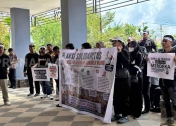 Guru Honorer Kutim Turun ke Jalan, Status Tak Jelas Meski Mengabdi Bertahun-tahun