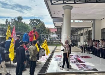 Mahasiswa Kepung DLH Kutim, Desak Perusahaan Rapor Merah Ditindak