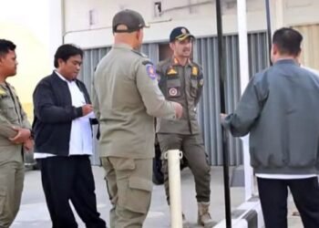 Satpol PP Tegur Indomaret di Jalan MH Thamrin Bontang, Trotoar Dirombak Tak Sesuai Aturan